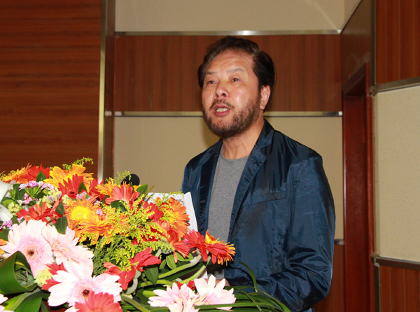 音乐舞蹈学院院长欧建华发言