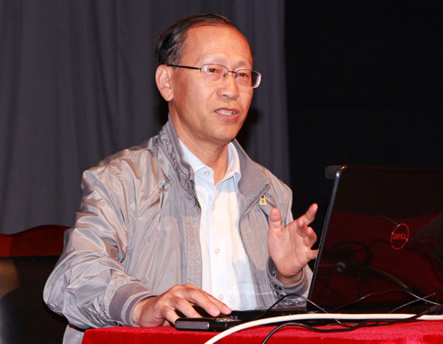 我院名誉院长,教育部评估中心的副主任李志宏教授作《对推进高校教学